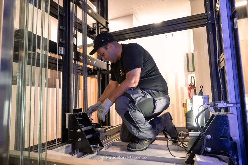 techniciens-ascenseurs
